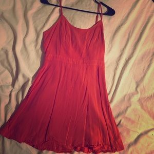 Summer dress with back cutout
